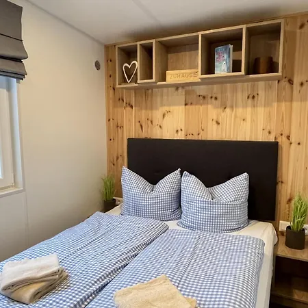 Nyaraló Tiny Haus Mit Schoenem Seeblick By Interhome
